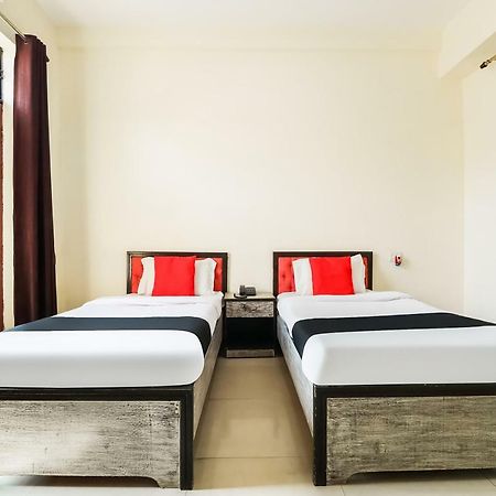 Capital O 60233 Brij Ki Rasoi Deluxe Hotel Lucknow Esterno foto