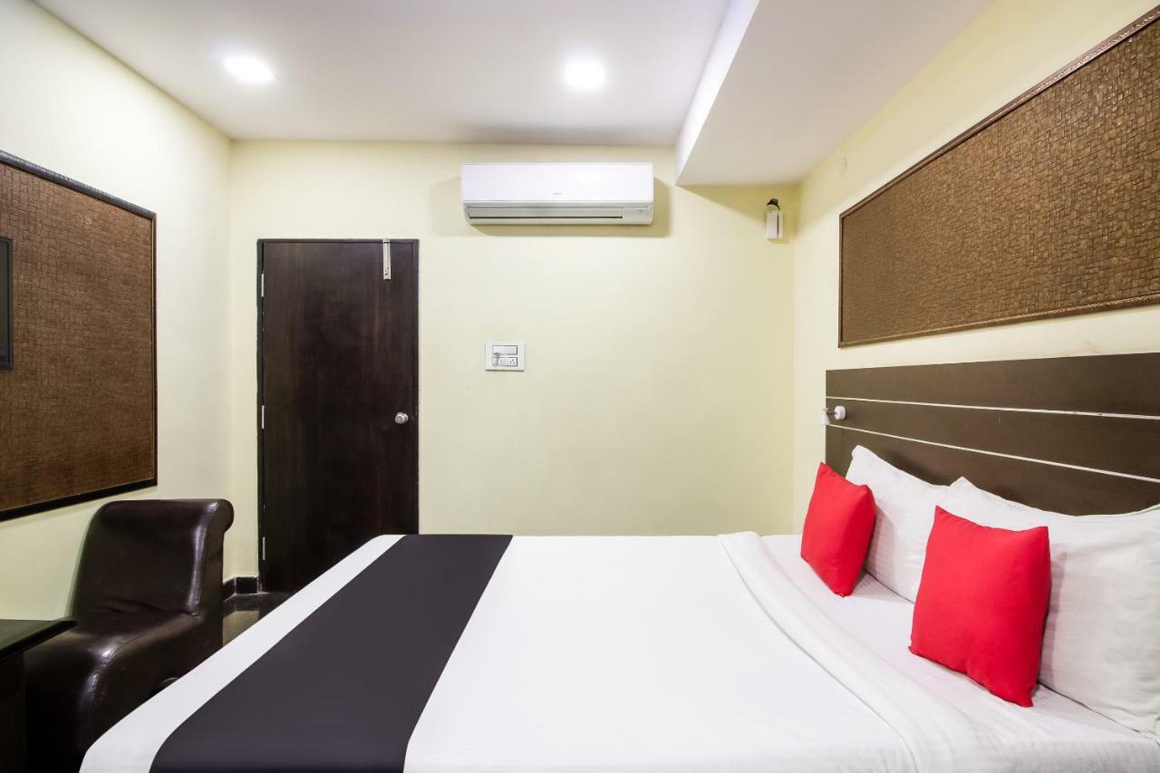 Capital O 60233 Brij Ki Rasoi Deluxe Hotel Lucknow Esterno foto