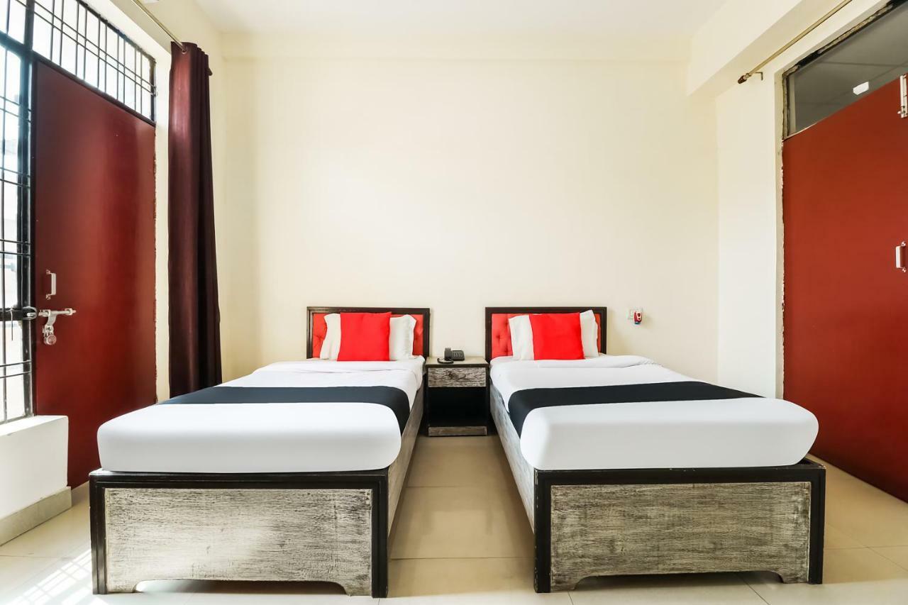 Capital O 60233 Brij Ki Rasoi Deluxe Hotel Lucknow Esterno foto