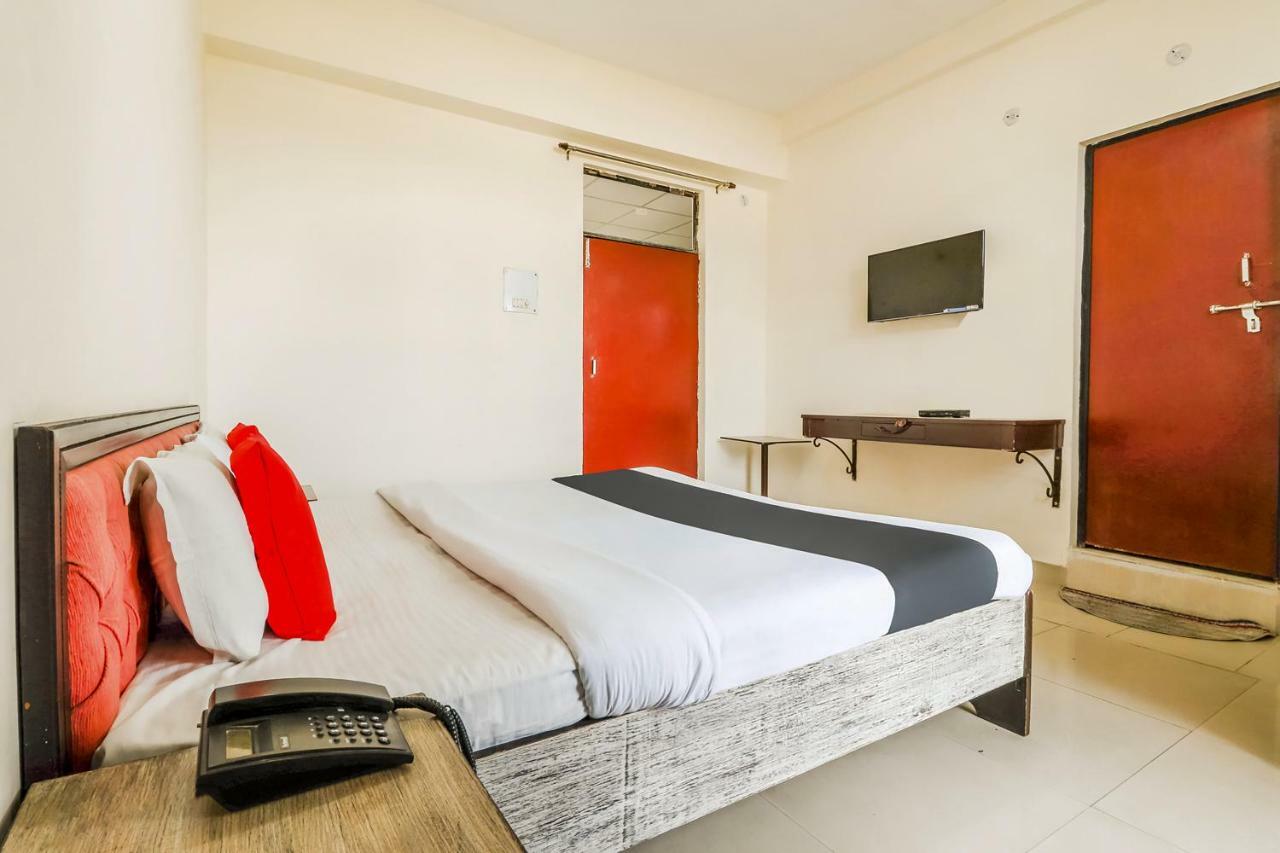 Capital O 60233 Brij Ki Rasoi Deluxe Hotel Lucknow Esterno foto