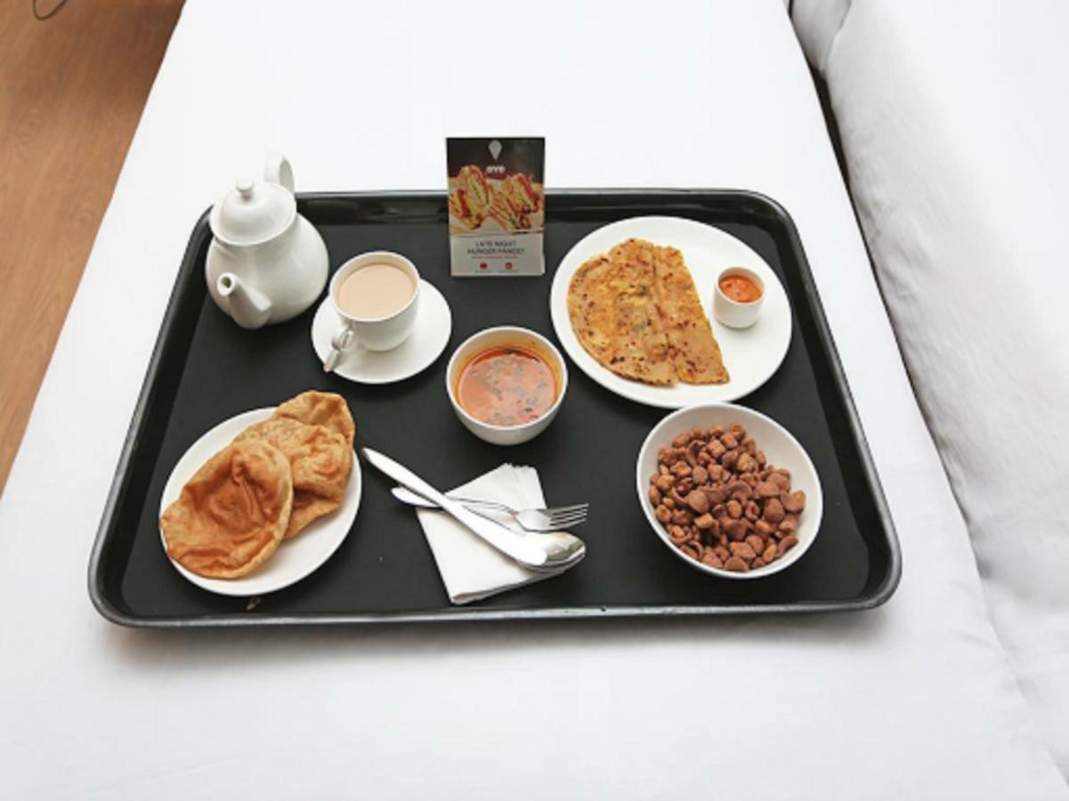 Capital O 60233 Brij Ki Rasoi Deluxe Hotel Lucknow Esterno foto