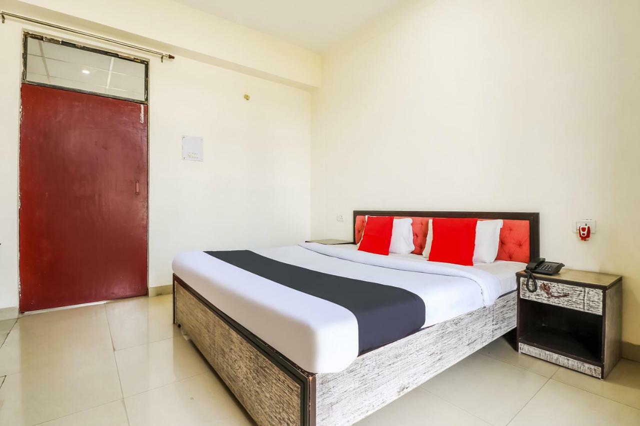 Capital O 60233 Brij Ki Rasoi Deluxe Hotel Lucknow Esterno foto