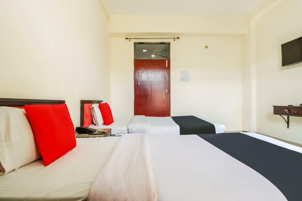 Capital O 60233 Brij Ki Rasoi Deluxe Hotel Lucknow Esterno foto