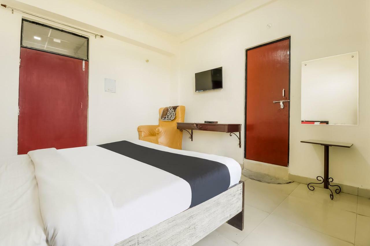 Capital O 60233 Brij Ki Rasoi Deluxe Hotel Lucknow Esterno foto