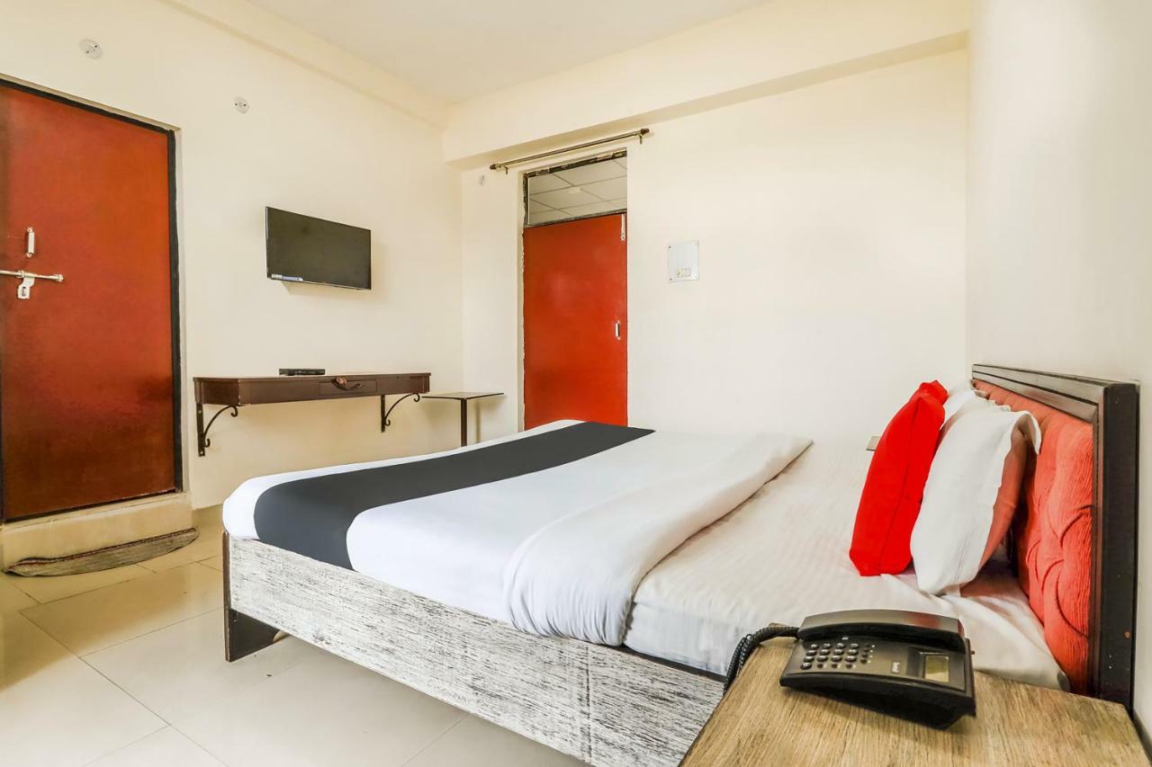Capital O 60233 Brij Ki Rasoi Deluxe Hotel Lucknow Esterno foto
