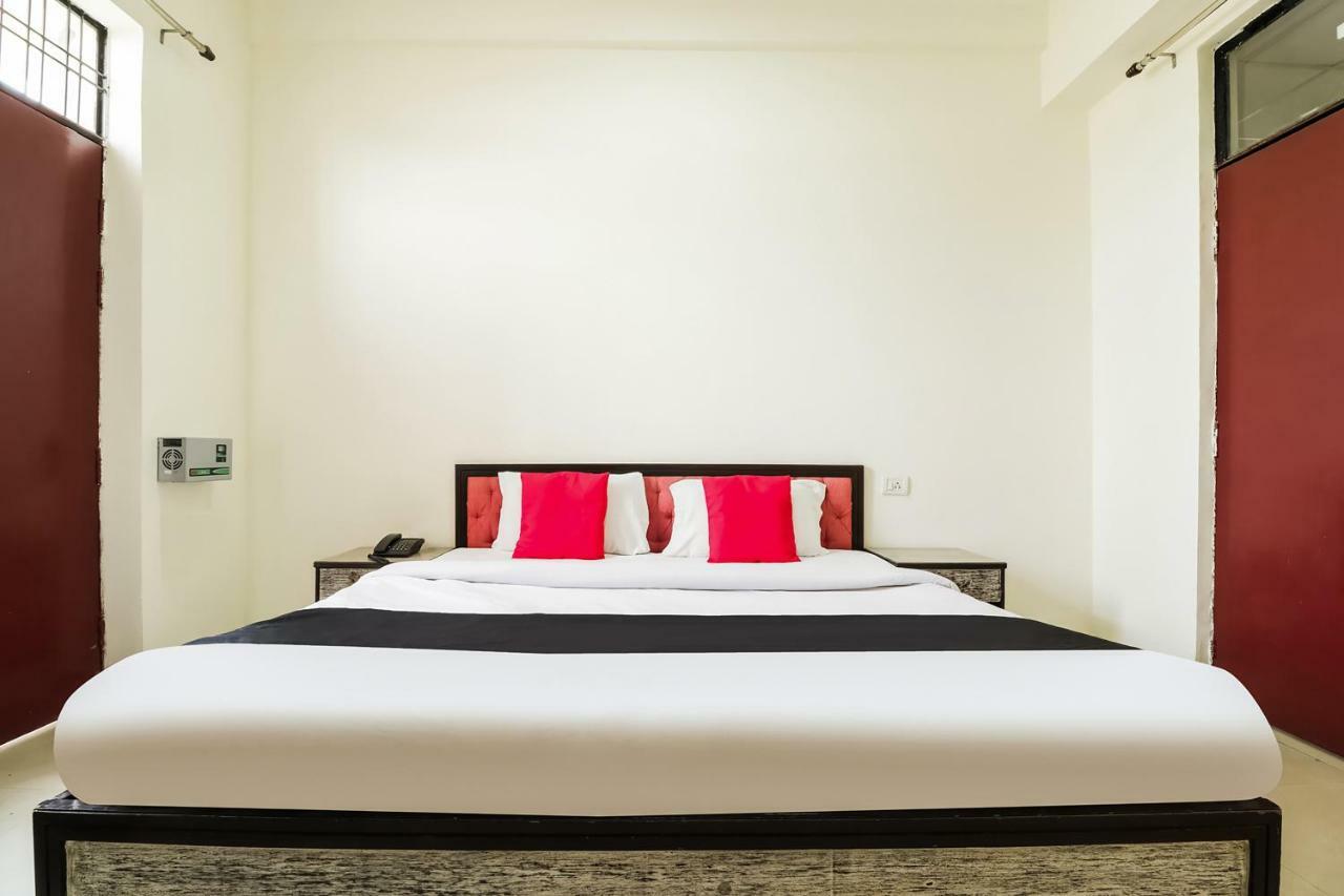 Capital O 60233 Brij Ki Rasoi Deluxe Hotel Lucknow Esterno foto